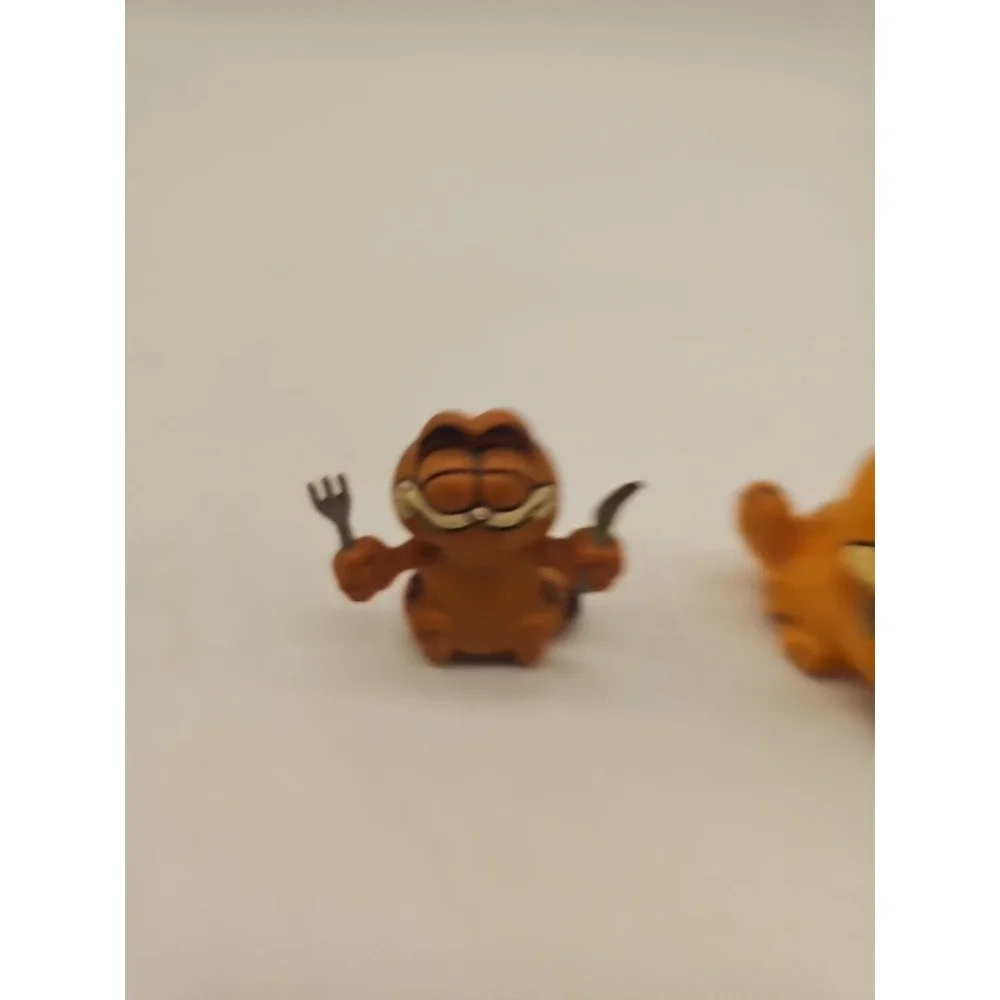 Vintage 1981 Garfield Dinner Time Fork & Knife PVC Figure Toy UFS Hong Kong X2